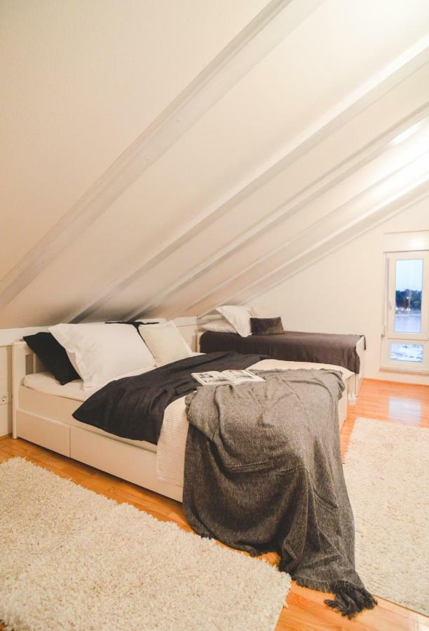 Apartments Lucija ザダル エクステリア 写真